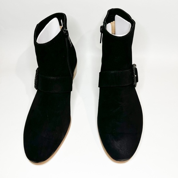 NEW JACK ROGERS Izzy Suede Buckle Bootie Black Sz 9